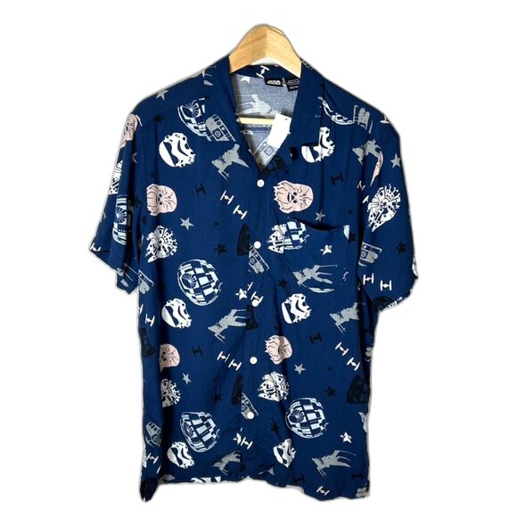 Star Wars NWT Navy Icon Print Short Sleeve Button Front Shirt Size M - Picture 9 of 12